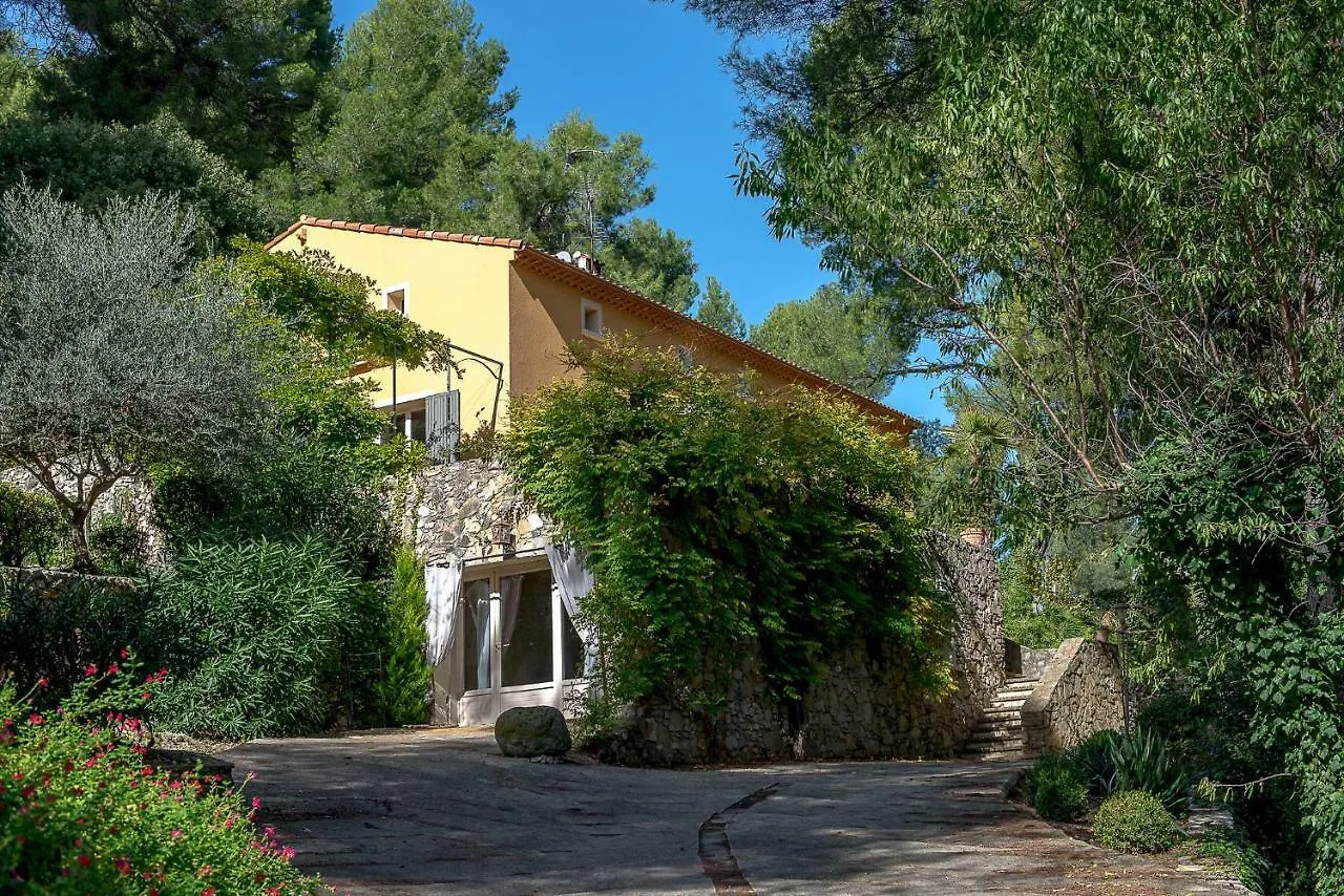 Bed and Breakfast Domaine Jobert Aubagne 2*,  Frankreich