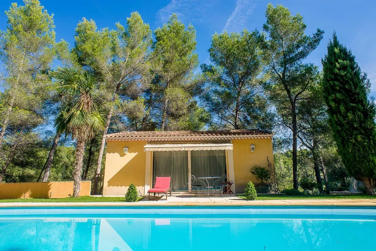 **  Domaine Jobert Bed & Breakfast Aubagne France