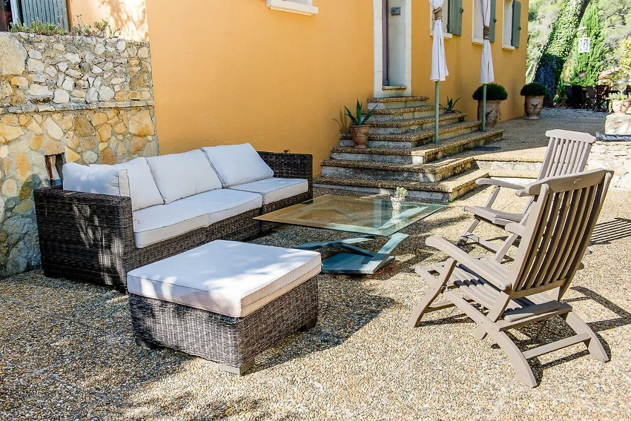Bed and Breakfast Domaine Jobert Aubagne 2*,